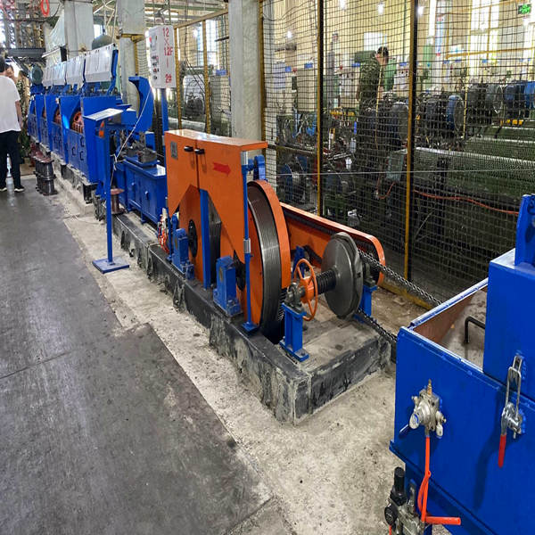 500/1+6 TubularType Steel Wire Rope Twisting Machine